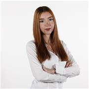 Profesora apta para todas las edades y necesidades.